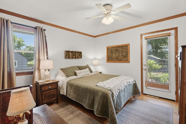 6205 W Kimberly Road, Davenport, IA 52806