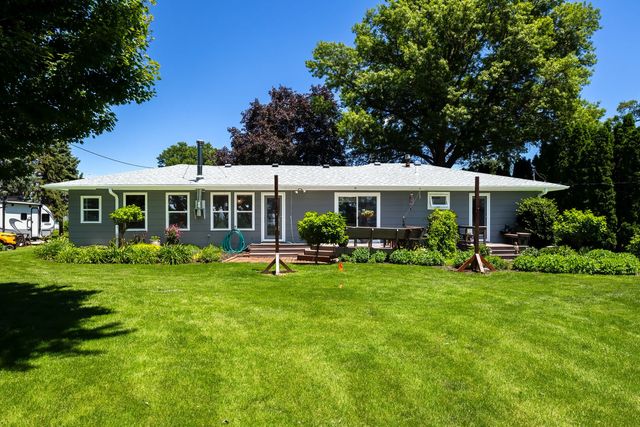 6205 W Kimberly Road, Davenport, IA 52806