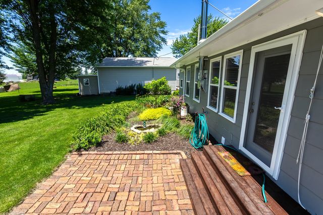 6205 W Kimberly Road, Davenport, IA 52806