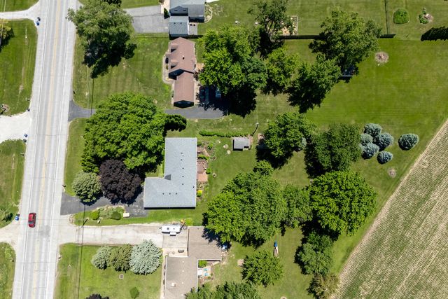 6205 W Kimberly Road, Davenport, IA 52806