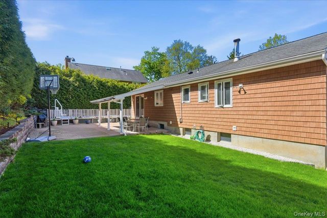 3 Cottage Grove Avenue, Thornwood, NY 10594