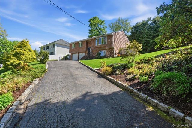 3 Cottage Grove Avenue, Thornwood, NY 10594
