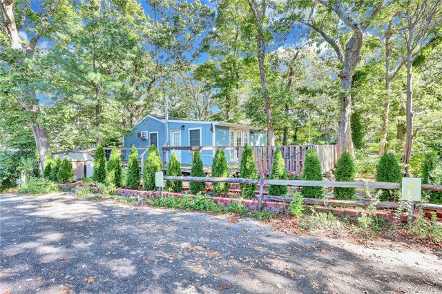 28 Hillcrest Drive, Baiting Hollow, NY 11933