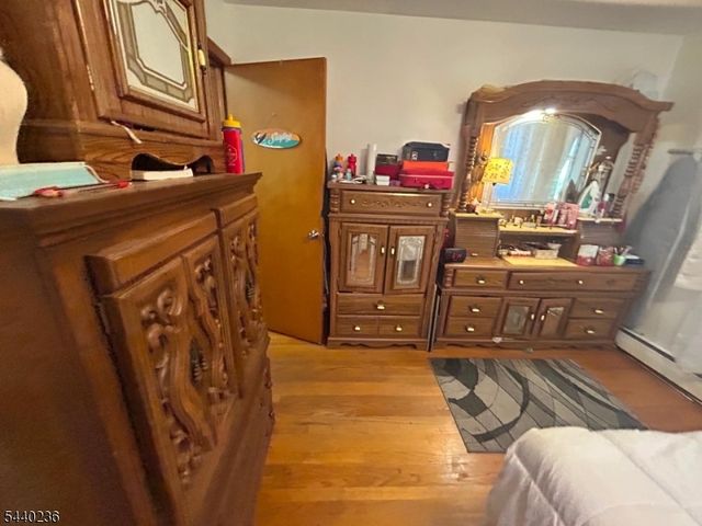 129 Hampton St, Metuchen Boro, NJ 08840