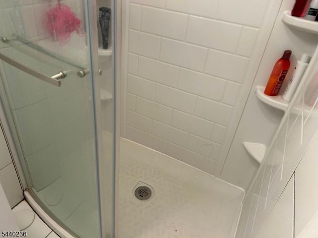 129 Hampton St, Metuchen Boro, NJ 08840