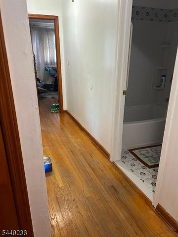 129 Hampton St, Metuchen Boro, NJ 08840