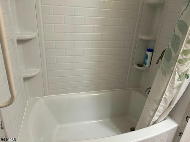 129 Hampton St, Metuchen Boro, NJ 08840