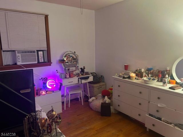 129 Hampton St, Metuchen Boro, NJ 08840