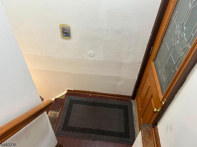 129 Hampton St, Metuchen Boro, NJ 08840