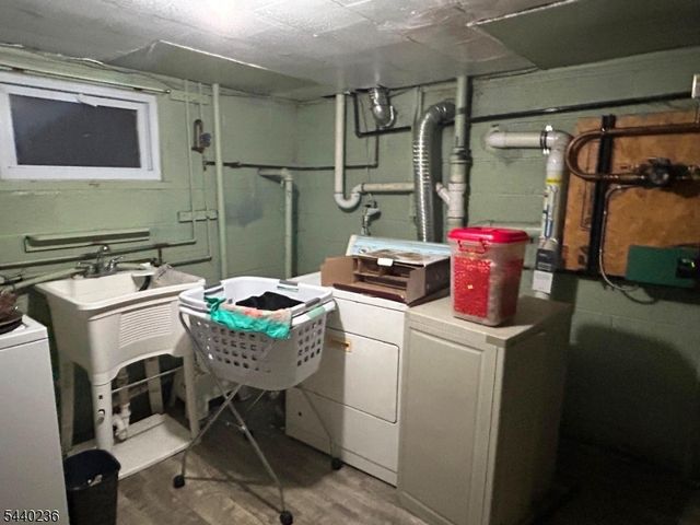 129 Hampton St, Metuchen Boro, NJ 08840