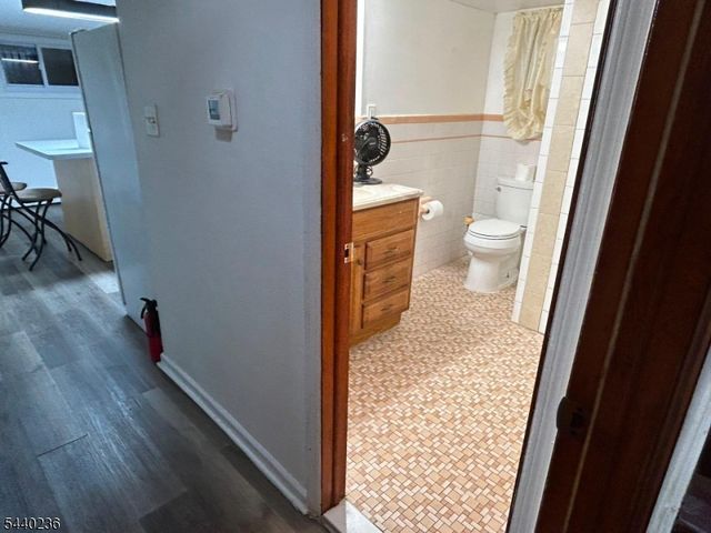 129 Hampton St, Metuchen Boro, NJ 08840