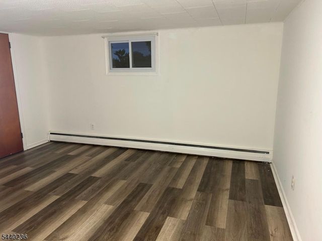 129 Hampton St, Metuchen Boro, NJ 08840