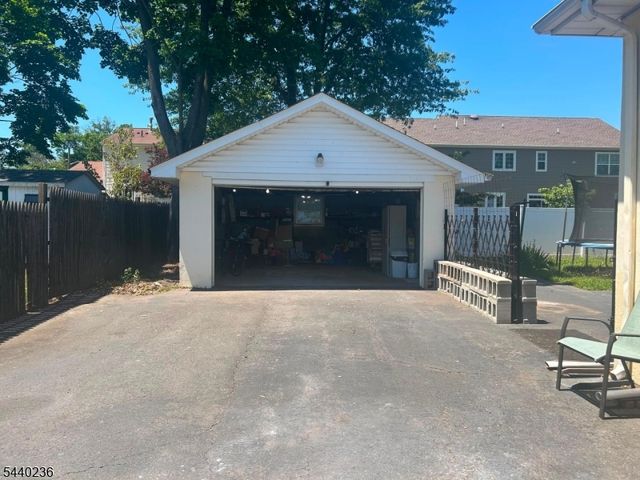 129 Hampton St, Metuchen Boro, NJ 08840