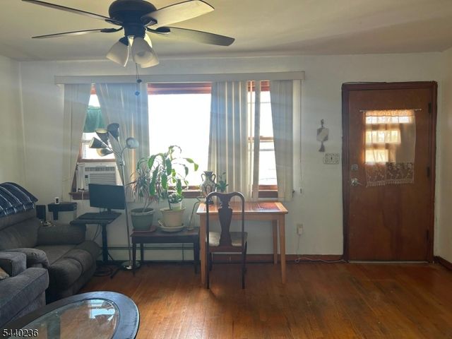 129 Hampton St, Metuchen Boro, NJ 08840