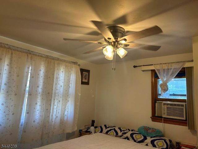129 Hampton St, Metuchen Boro, NJ 08840