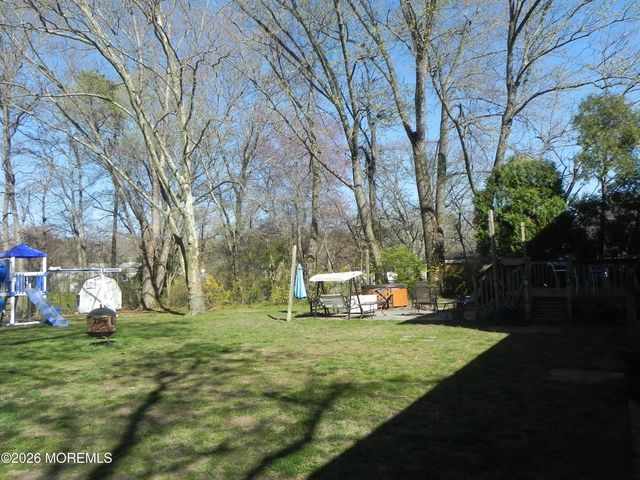 4 Westbrook Road, Howell, NJ 07731