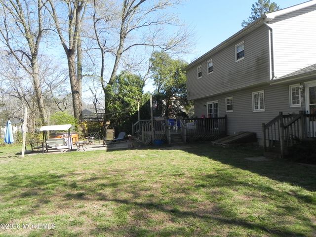 4 Westbrook Road, Howell, NJ 07731