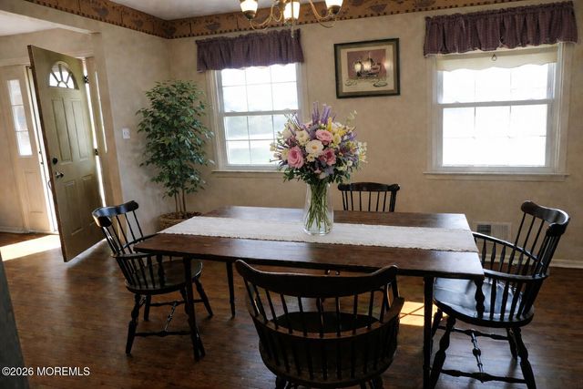 4 Westbrook Road, Howell, NJ 07731