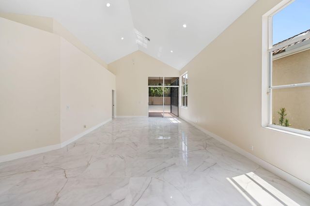 6682 NW 25th Way, Boca Raton, FL 33496