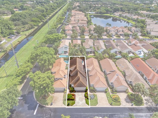 6682 NW 25th Way, Boca Raton, FL 33496