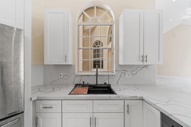 6682 NW 25th Way, Boca Raton, FL 33496