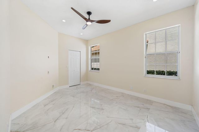 6682 NW 25th Way, Boca Raton, FL 33496