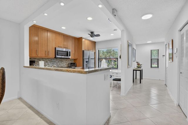 8310 Casa Del Lago D, Boca Raton, FL 33433