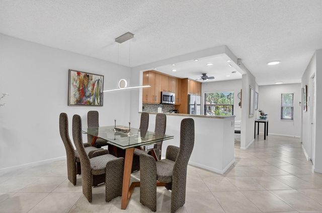 8310 Casa Del Lago D, Boca Raton, FL 33433