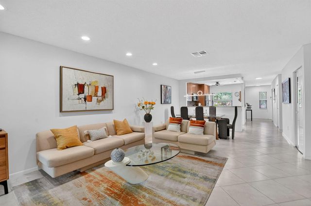 8310 Casa Del Lago D, Boca Raton, FL 33433