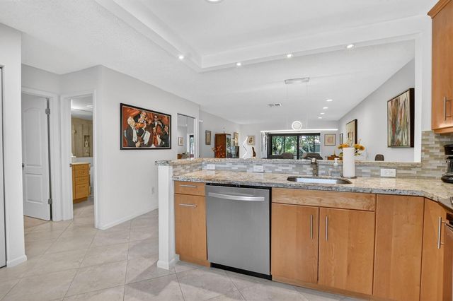 8310 Casa Del Lago D, Boca Raton, FL 33433