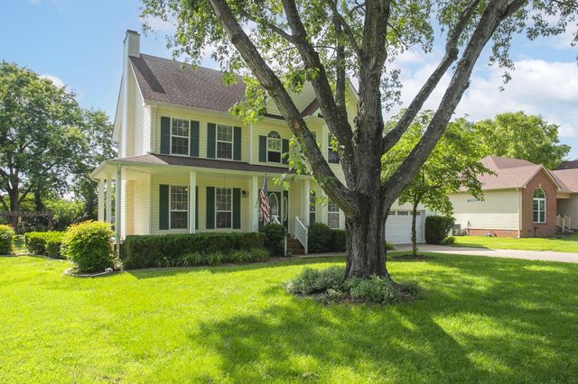 134 Royal Ct, Gallatin, TN 37066