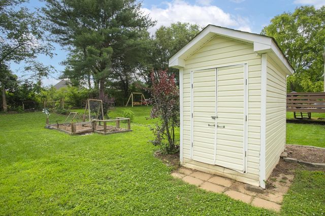 134 Royal Ct, Gallatin, TN 37066