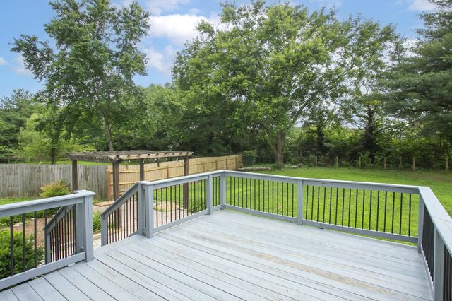 134 Royal Ct, Gallatin, TN 37066