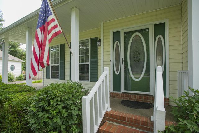 134 Royal Ct, Gallatin, TN 37066