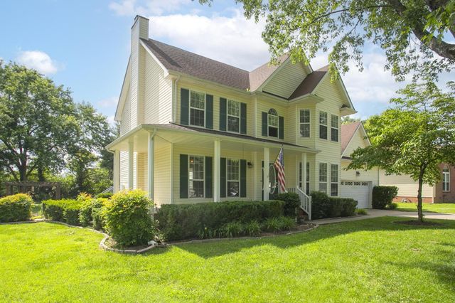 134 Royal Ct, Gallatin, TN 37066