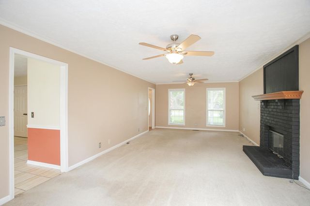 134 Royal Ct, Gallatin, TN 37066