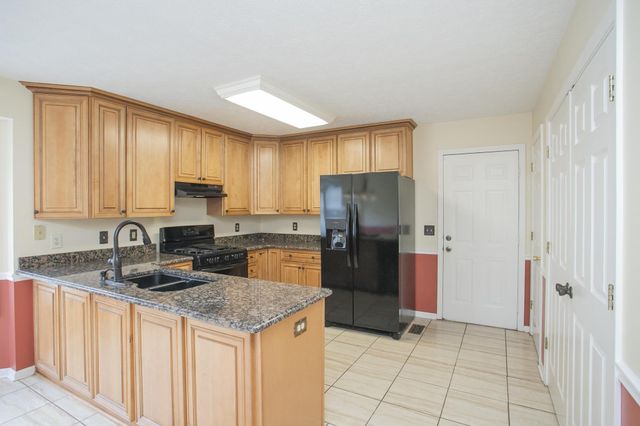 134 Royal Ct, Gallatin, TN 37066