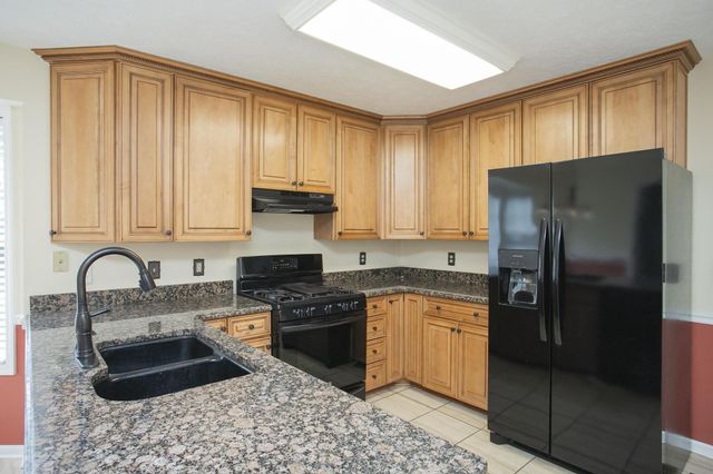 134 Royal Ct, Gallatin, TN 37066
