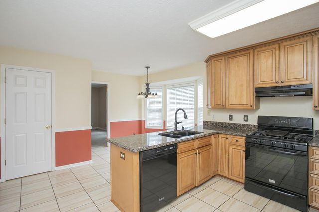 134 Royal Ct, Gallatin, TN 37066
