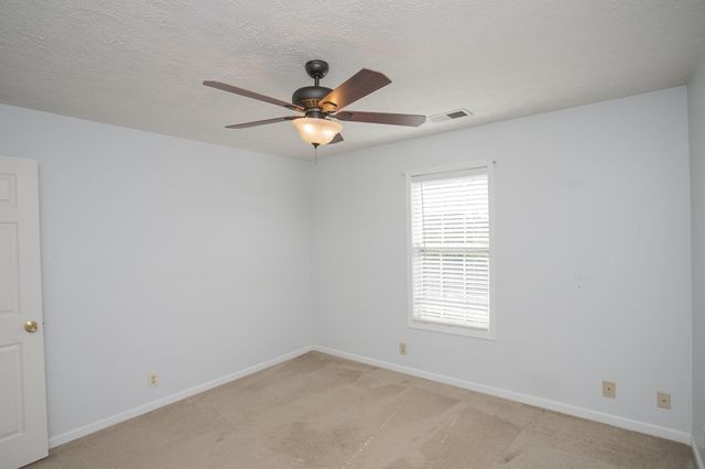 134 Royal Ct, Gallatin, TN 37066