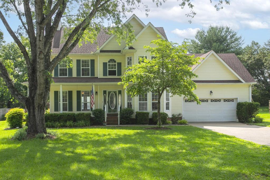 134 Royal Ct, Gallatin, TN 37066
