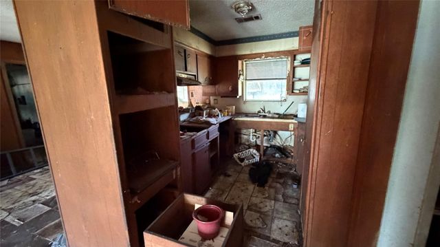 117 Sylvan Street, La Porte, TX 77571