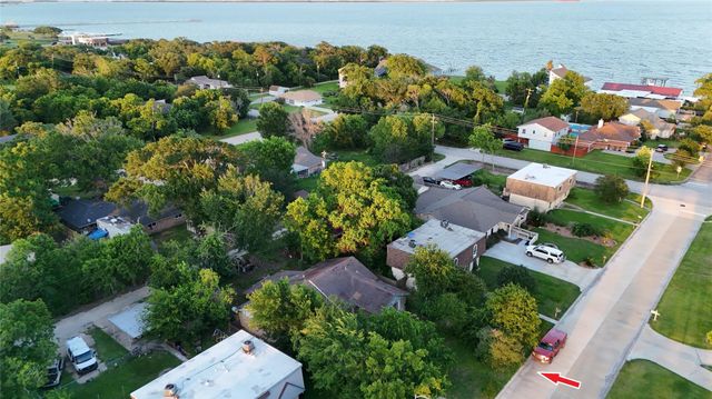 117 Sylvan Street, La Porte, TX 77571