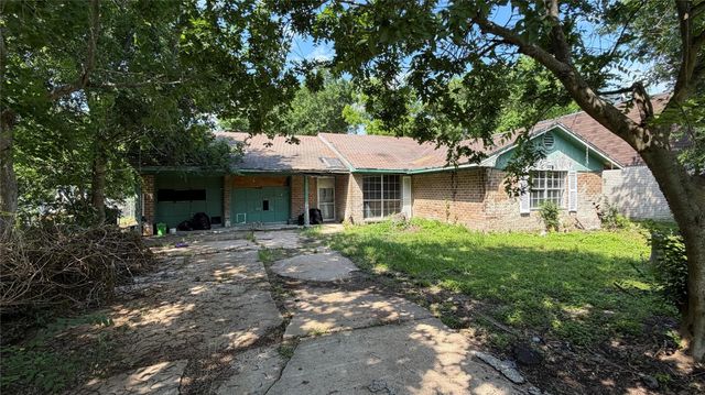 117 Sylvan Street, La Porte, TX 77571