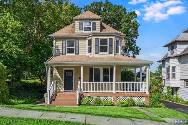 392 Lookout Avenue, Hackensack, NJ 07601