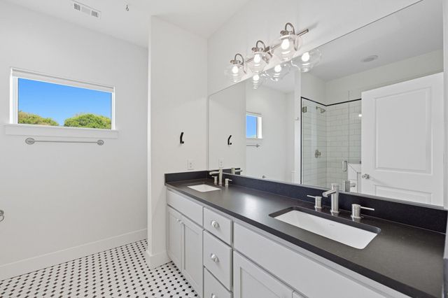 1010 Muse LN 15, Austin, TX 78702