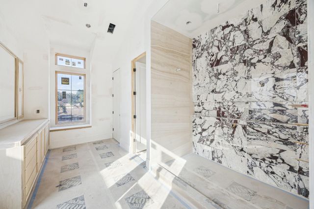 2111 Mcclendon Street, Houston, TX 77030