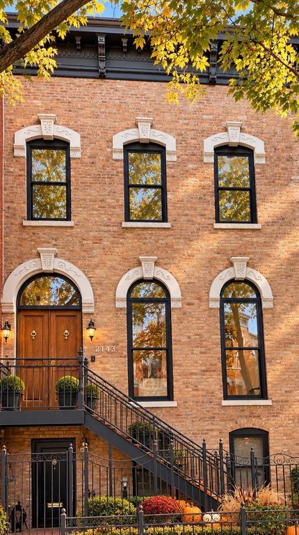 2143 N Sedgwick Street, Chicago, IL 60614 — exterior
