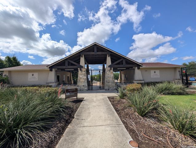 212 OAK CREEK WAY, New Braunfels, TX 78130