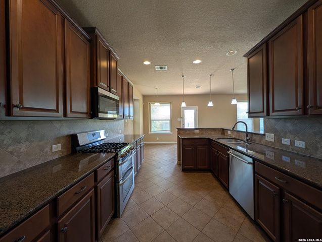 212 OAK CREEK WAY, New Braunfels, TX 78130